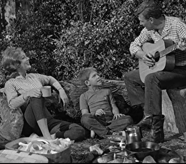 Ron Howard, Andy Griffith, and Joanna Moore in The Andy Griffith Show, "Opie's Rival" (1963)
